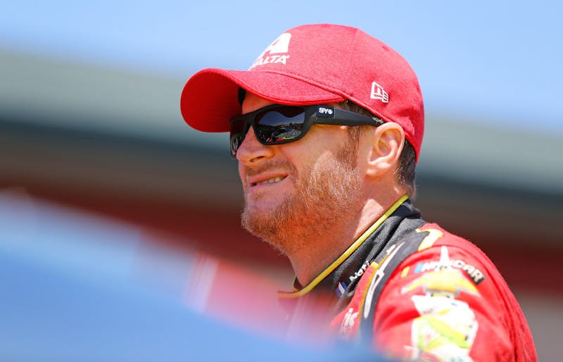 Earnhardt’s farewell tour begins, but it isn’t goodbye